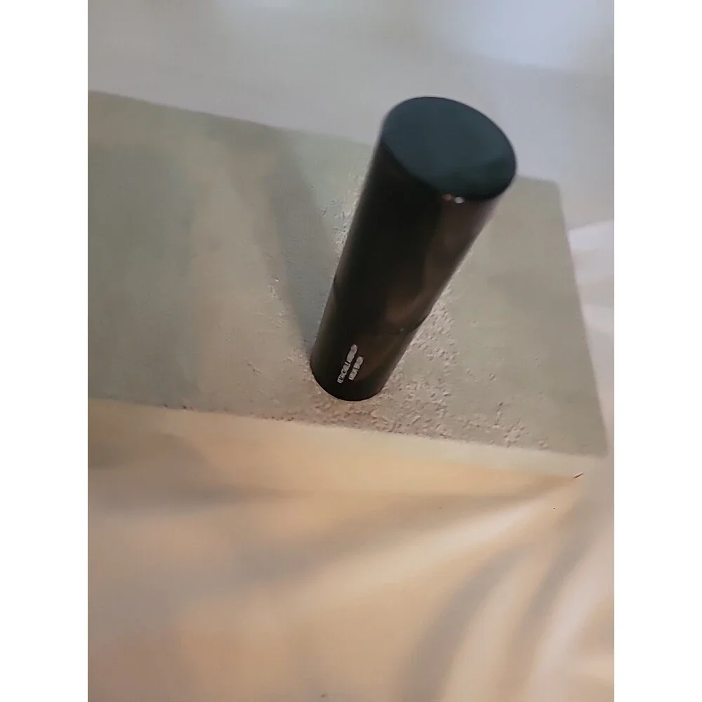 LAURA GELLER RETRACTABLE KABUKI BRUSH FOR TRAVEL OR PURSE - ROUNDED